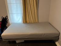  Moving sale - Structube twin-sized bed set