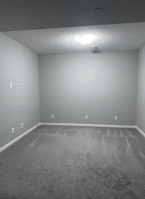Basement for rent (Livingston) preferably for small family Separate Entrance, laundry room, kitchen...