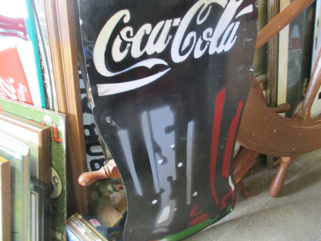 FOLK ART ALL METAL COKE COCA COLA CONTOUR BOTTLE WALL SIGN $80 in Home Décor & Accents in Winnipeg - Image 4