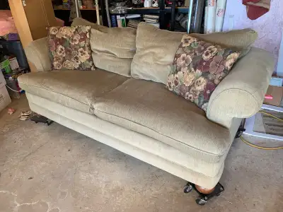 Well used Couch and Love seat for Sale. I bought this new at Reids in 1998. Lazy Boy brand. Very wel...