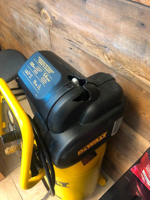 DEWALT 15 GALLON AIR COMPRESSOR**NEVER USED** in Power Tools in Guelph - Image 2