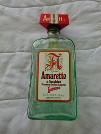 Vintage Amaretto di Saschira bottle