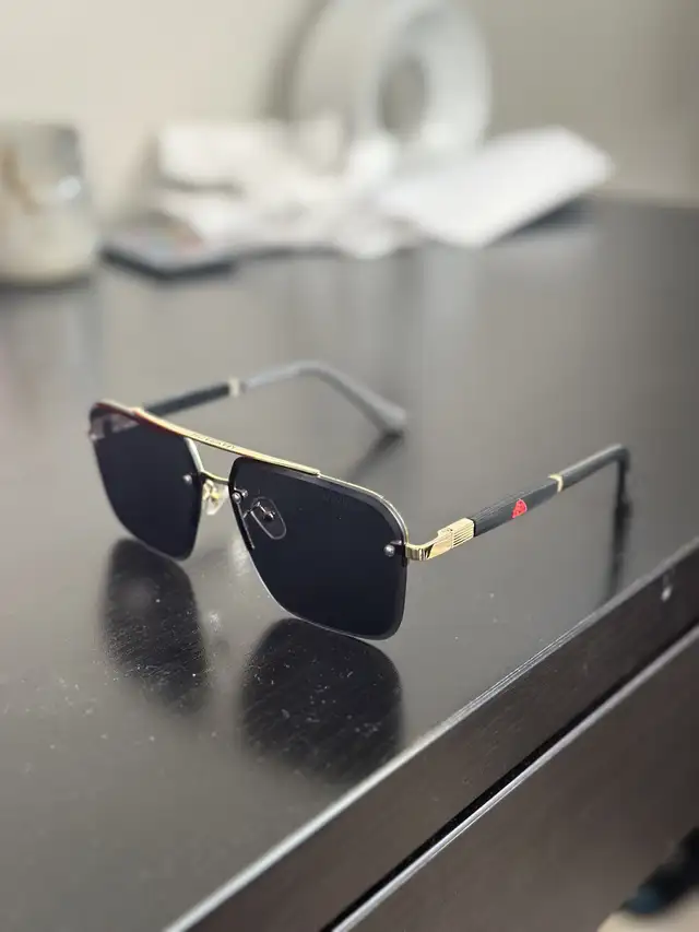sunglasses for men in Men's in Oakville / Halton Region - Image 8