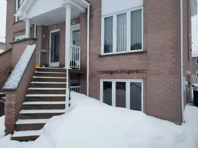 Beau 4 et demi, Drummondville, près des services, 2 stationnements, déneigé, remise intérieure, libr...