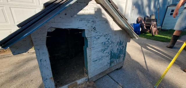 Dog House / Animal House FOR SALE in Accessories in Chatham-Kent - Image 4