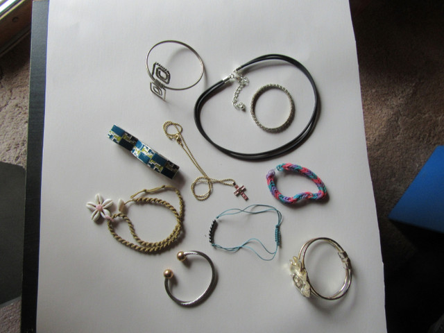 COSTUME JEWELLERY in Jewellery & Watches in Bedford - Image 2