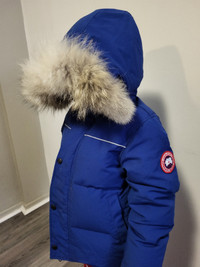 Kids Eakin parka youth size xs from 6- 7 yeard old