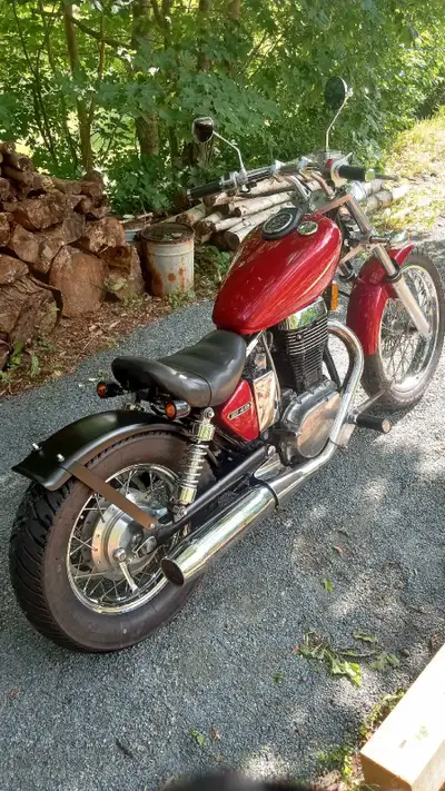 2006 Suzuki S40 650cc. Runs rides and stops beautifully. Mvi til May 2026. 3300 obo.