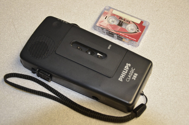 Philips  Portable Mini-cassette Dictation Recorder in General Electronics in Kitchener / Waterloo - Image 3