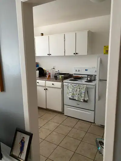 Immediate Great location Merivale and Kirkwood