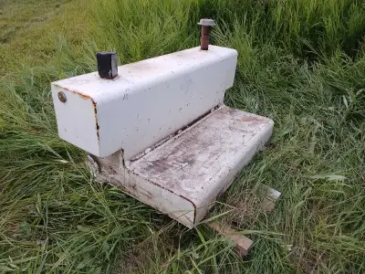 L-Shape Pickup Truck Fuel Tank No Leaks Held Diesel Fuel Length: 60 inches Width: 30 inches About 90...