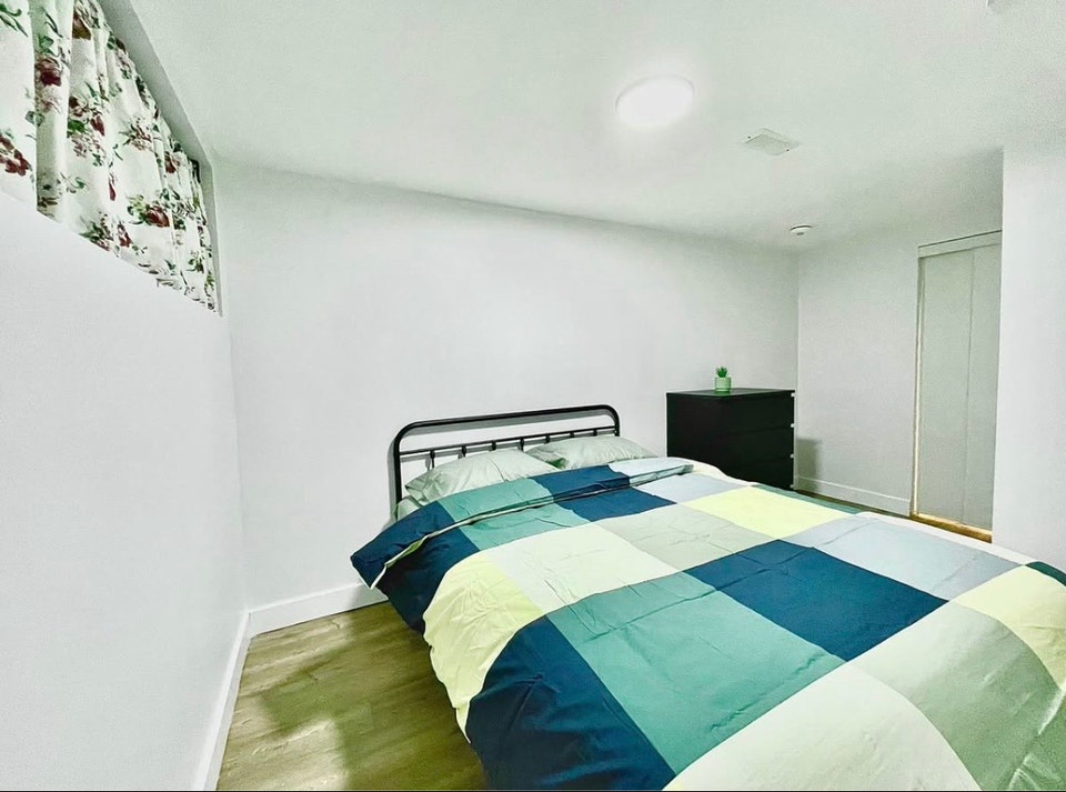 Nice one bedroom basement unit in Etobicoke 3