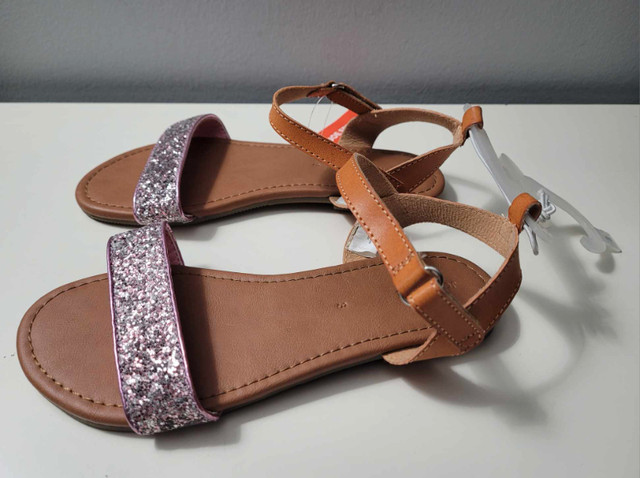 Youth Girls Size 3 Sandals - New in Kids & Youth in Burnaby/New Westminster - Image 4