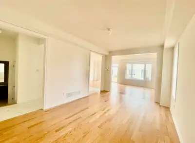 Key Features: • 5 bedrooms, 3.5 bathrooms • Upgraded kitchen with stainless steel appliances • Engin...