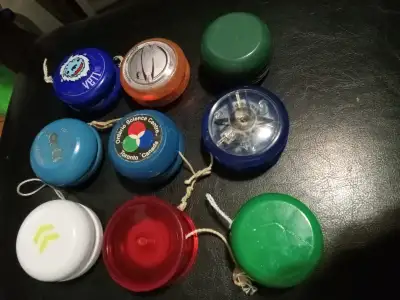 YOYOS  COLLECTION   28 PREOWNED VARIETY OF YOYOS  AS IS CONDITIO, View more