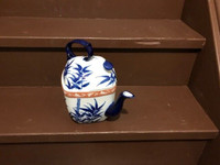 Tea/coffee porcelain kettle