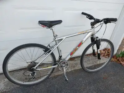 GT Zaskar LE aluminum mountain bicycle (18" frame), View more