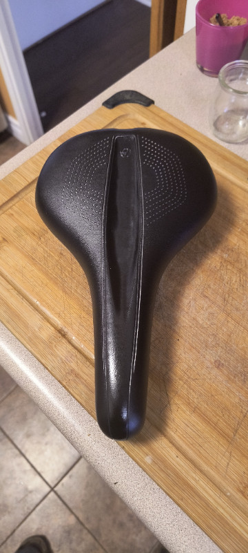 Bontrager Nebula Saddle in Clothing, Shoes & Accessories in City of Toronto