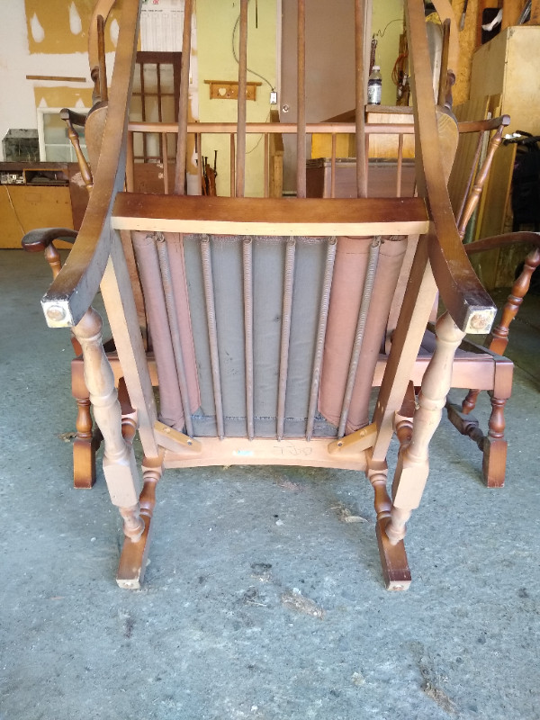 Antique Rocking Chair + 2 extra frames (see photos) in Chairs & Recliners in Markham / York Region - Image 2