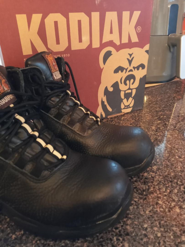 Men Safety Boots by KODIAK,size 5.5 in Men's Shoes in Mississauga / Peel Region - Image 3