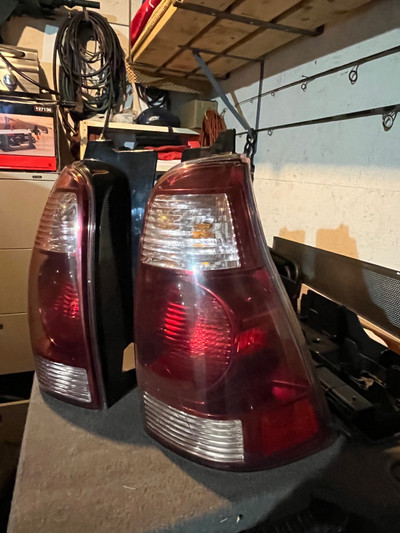 2005 Toyota 4Runner Taillights