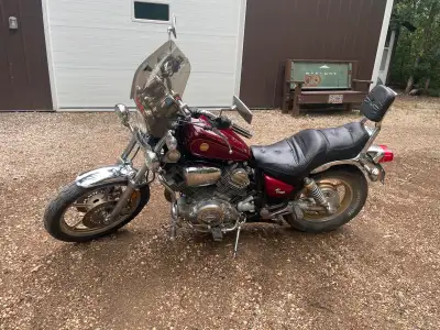 Selling a 1985 Yamaha XV1000 Virago. 88,000km on it. Has a new front tire, new battery, new intake b...