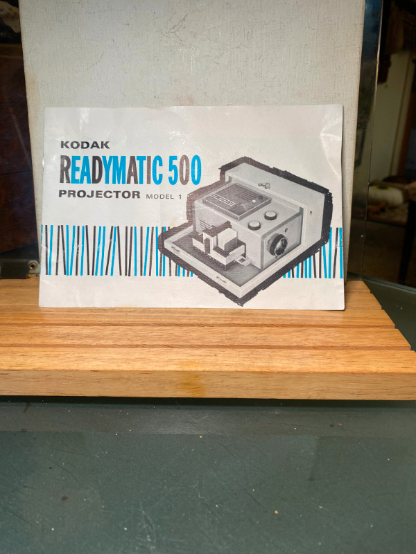 Vintage Kodak Readymatic 500 Slide Projector in Carrying Case . in Arts & Collectibles in Vancouver