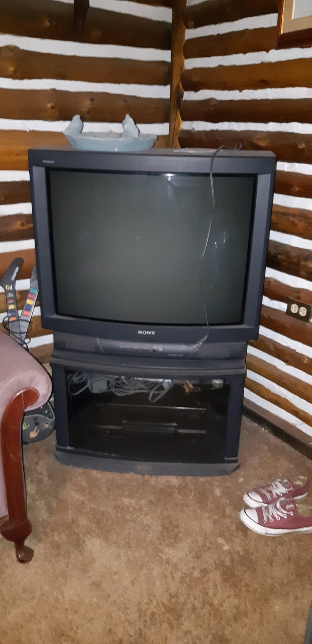 32 inch Sony tv and stanf  in TVs in Muskoka