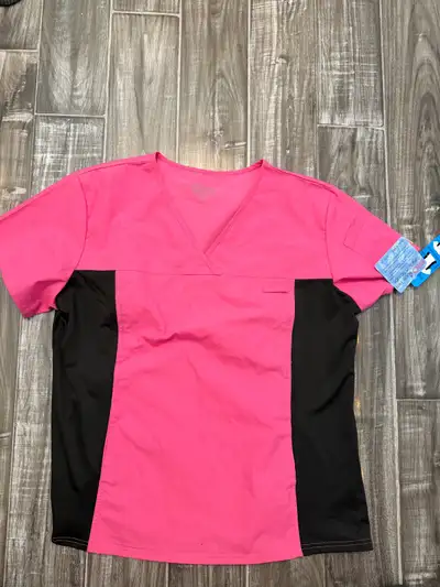 Women’s XL Scrub Shirt, View more