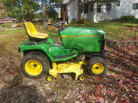 John Deere 425 lawn tractor
