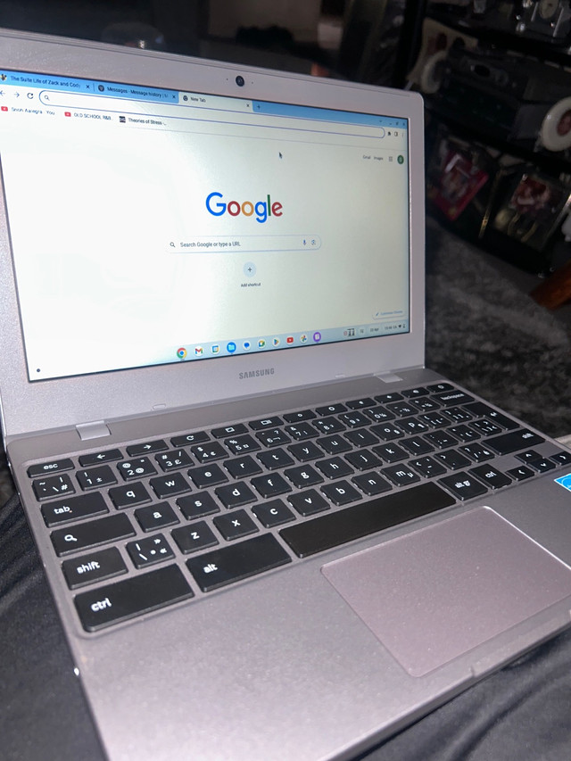$300 google chrome laptop in Laptops in Hamilton