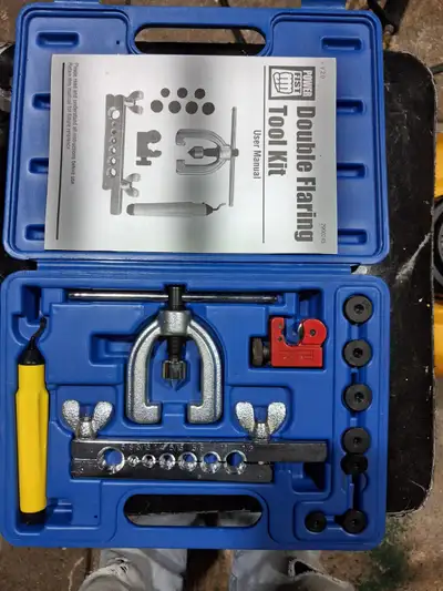 Power fist double flaring tool kit new never used $30 Located in Kingsville Text John @ 519-738-9595