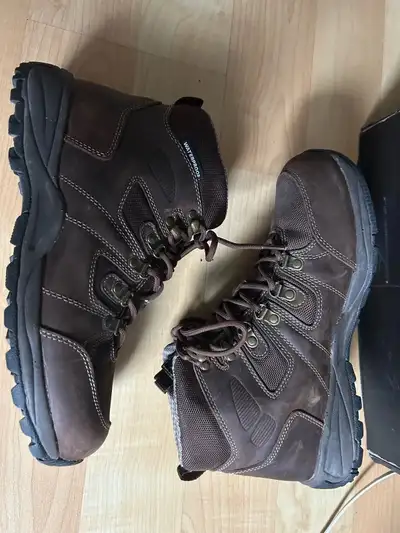 Drew Men's Trek Waterproof Boots 9 1/2 Med $200, View more