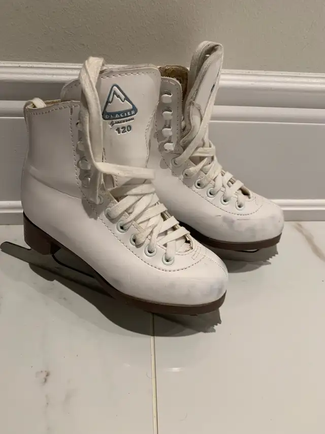 Glacier by Jackson figure skates size 1 in Skates & Blades in Mississauga / Peel Region - Image 2