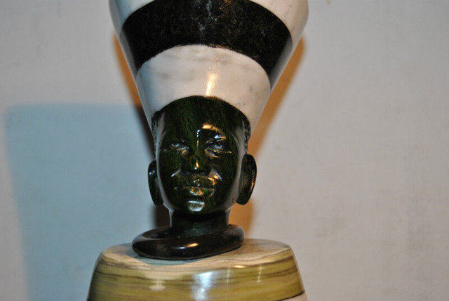AFRICAN SHONA STONE VERDITE MARBLE BUTTER JADE SCULPTURE BUST in Arts & Collectibles in Vancouver - Image 4