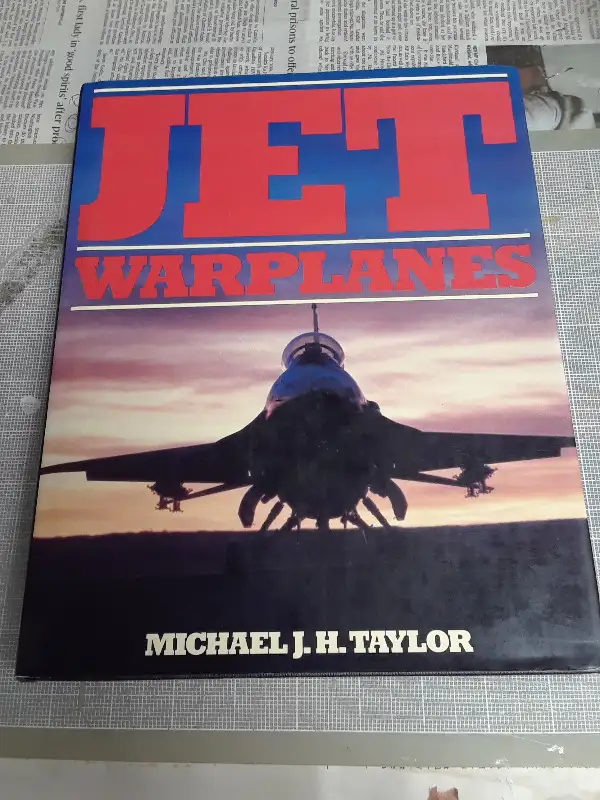 Jet Warplanes by Michael J.H. Taylor in Non-fiction in Gatineau - Image 2