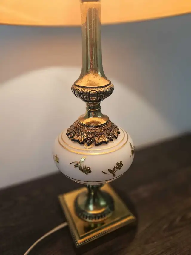 Vintage Brass and Glass Table Lamp in Indoor Lighting & Fans in City of Toronto - Image 2