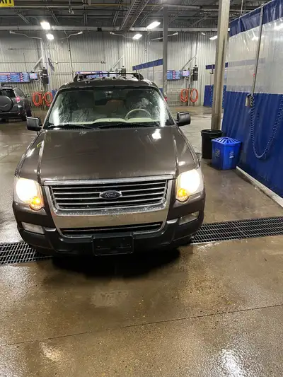 This used 2007 Ford Explorer XLT, 4WD is powered by a reliable V6 engine and has been driven 196,000...