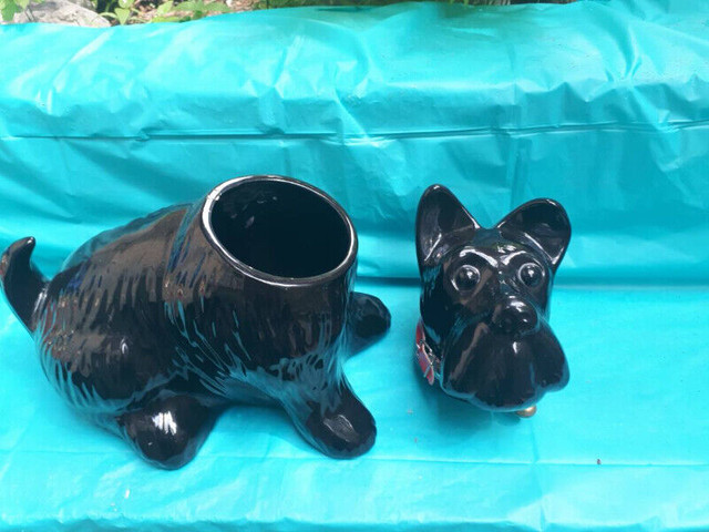 Ceramic Terrier Scottie Dog Jar made in Portugal dans Art et objets de collection  à Ville de Montréal - Image 3