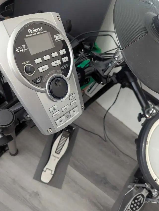 Roland td15 electronic drum set in Drums & Percussion in Calgary - Image 4