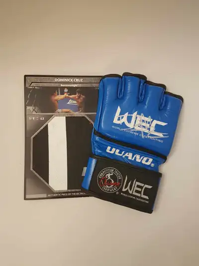 Topps Giant Mat Relic and Certified Official WEC Cruz Glove UFC, View more