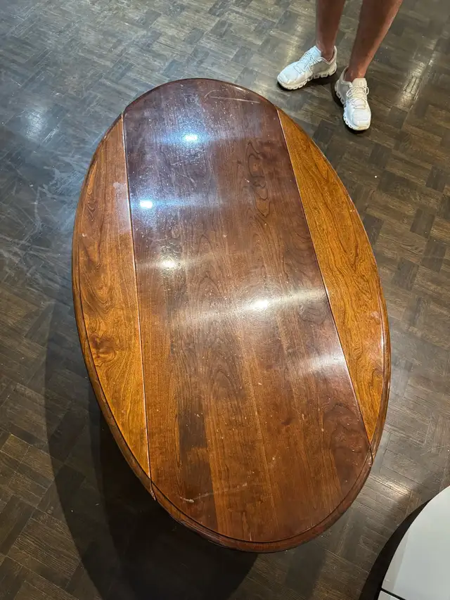 Wooden Coffee Table in Coffee Tables in City of Toronto - Image 2