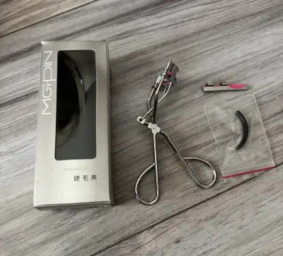 MGGIN Eyelash Curler, View more