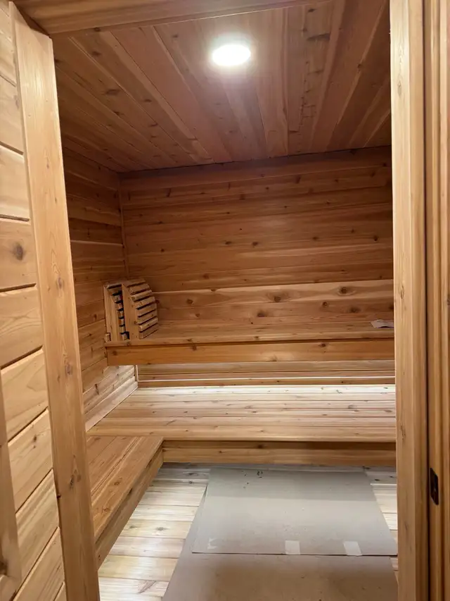 Outpost 8' x 14' Cedar Sauna584654962138163202