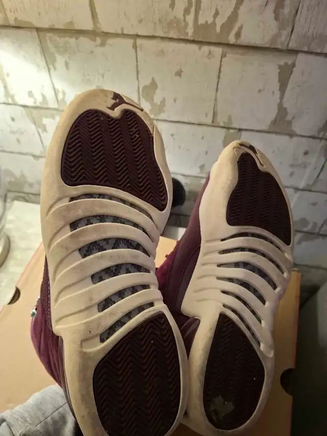 Jordan 12 Retro Bordeaux  in Men's Shoes in Oshawa / Durham Region - Image 4