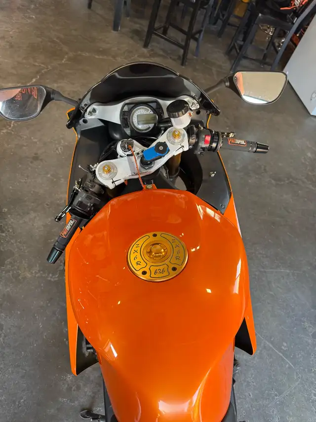 2004 Kawasaki zx6R (636) in Sport Bikes in Medicine Hat - Image 7