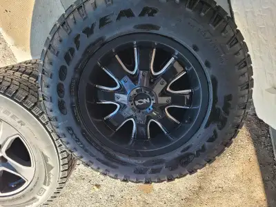 Set of 4 Ion alloy multifit rims, Goodyear Weangler Duratrac M&S 265/70R17 Lots of tread left.... av...
