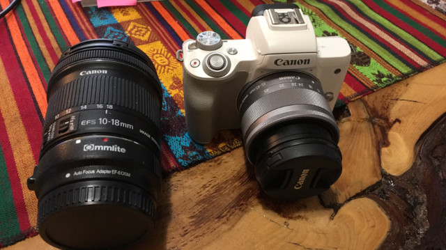 Canon m50 white with extra lens in Cameras & Camcorders in Gatineau