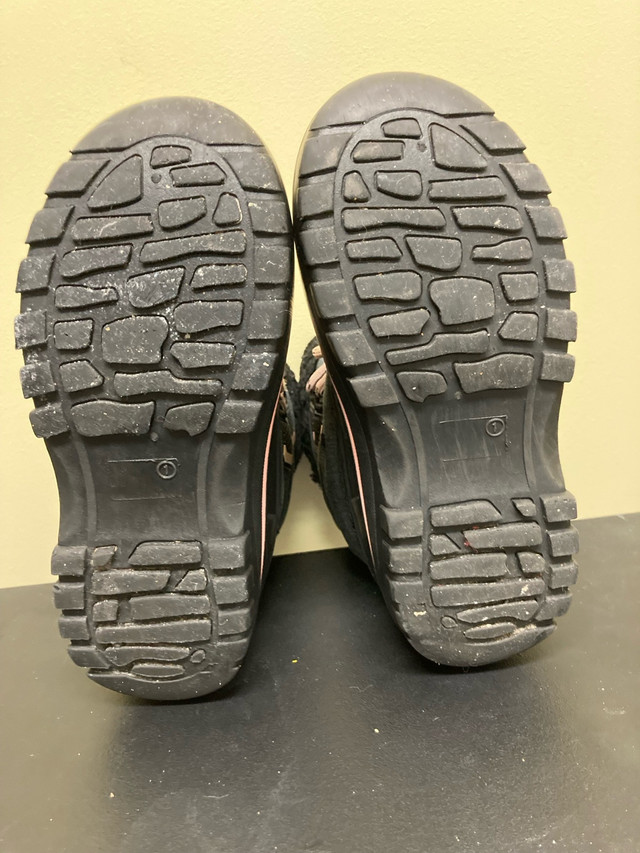 Girl’s Winter Boots Size 1 in Kids & Youth in Ottawa - Image 3