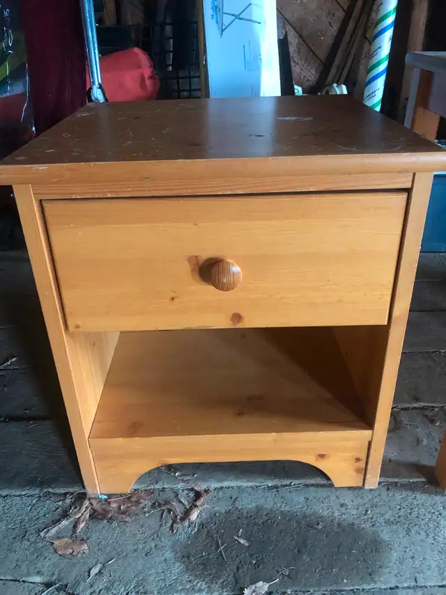 Canwood pine  coffee table,s and night table in Coffee Tables in Whitehorse - Image 4